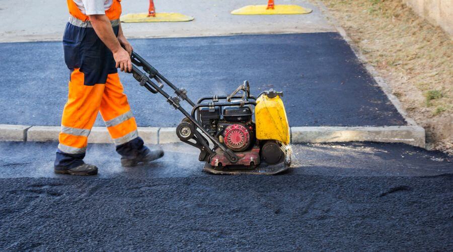 Professional gutter cleaning in Rochester, MI